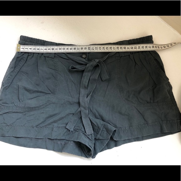 B44 Core 100% Silk Short Sz. S - Picture 5 of 6